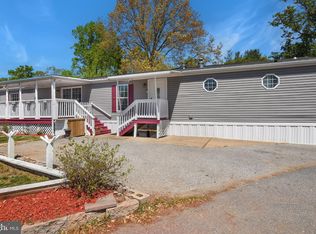 215 5th St, Lothian, MD 20711