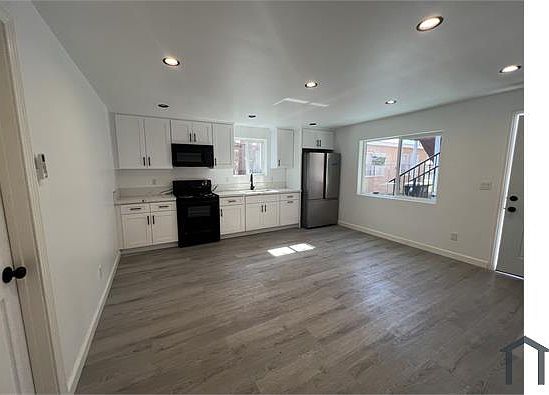 2nd image of 410 E Colden Ave