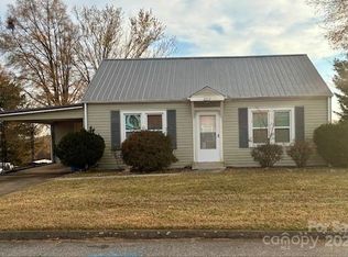 2219 6th Ave NW, Hickory, NC 28601