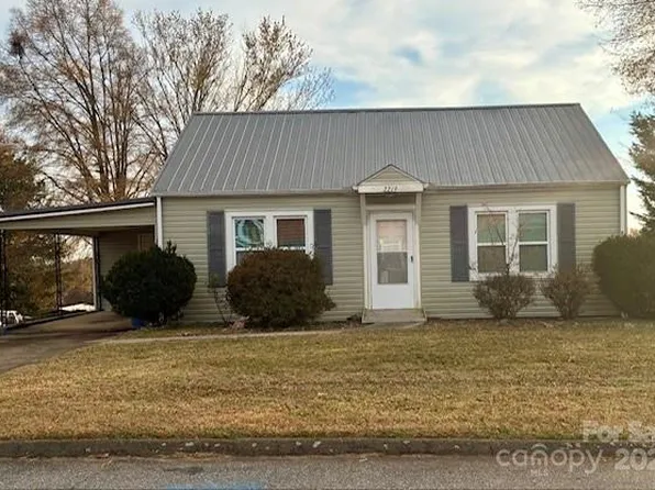 2219 6th Ave NW, Hickory, NC 28601