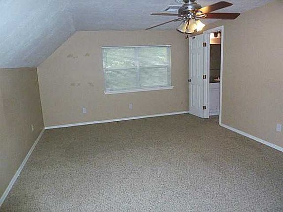 5th image of 1821 Elmhurst Dr