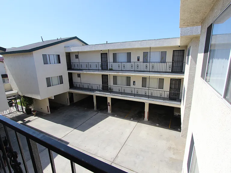 11438 Cedar Ave #0 — Photo 20