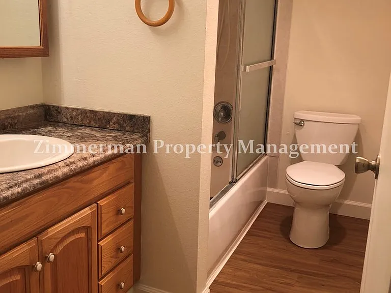 2727 Gateway St #35 — Photo 9
