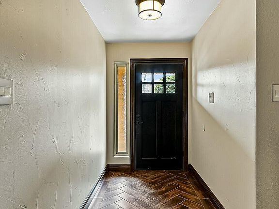 5th image of 532 Country Oaks Dr