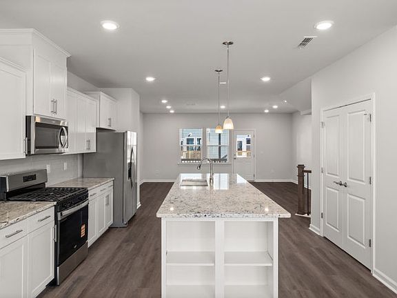 Large Kitchen with Amazing Island