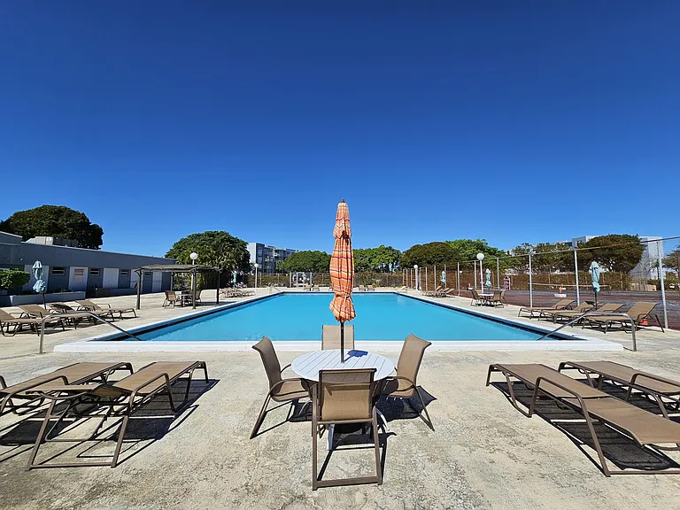 470 Executive Center Dr #2G — Photo 19