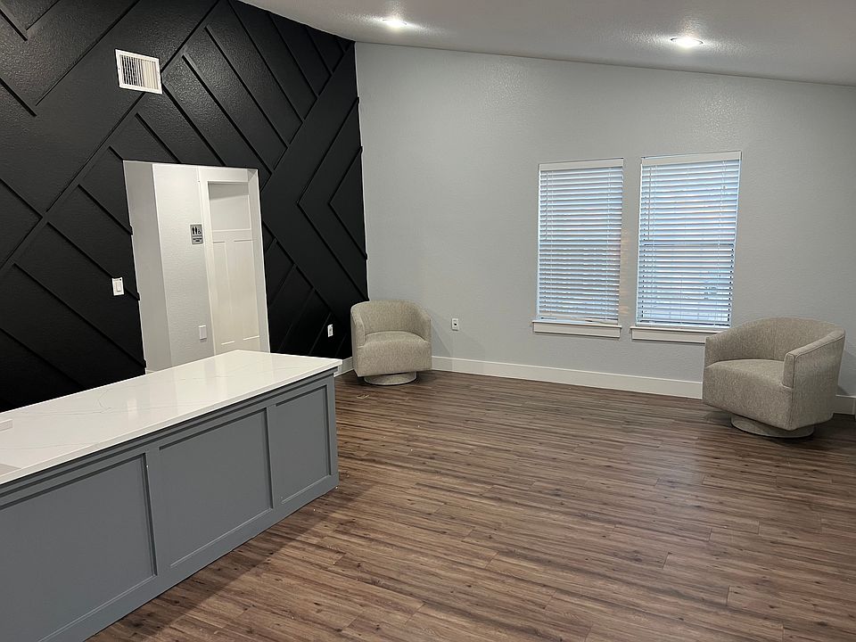 1st image of 101 River Hills Dr #10