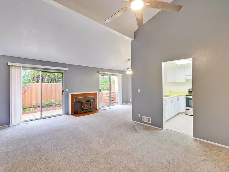 10834 Northview Sq — Photo 7