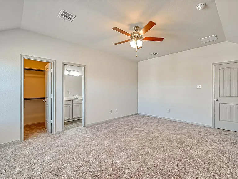 7910 Cypress Country Dr — Photo 32