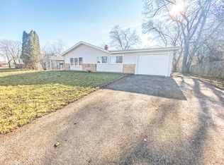 645 Perry Ln, Hoffman Estates, IL 60169