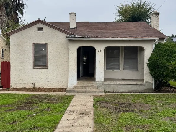 1361 N Safford Ave, Fresno, CA 93728