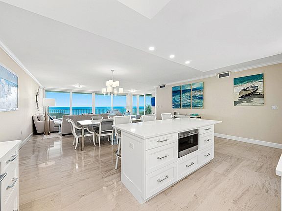 5th image of 2001 SE Sailfish Point Boulevard #313