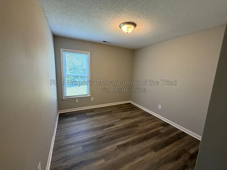 6907 Cedar Bend Ct — Photo 8