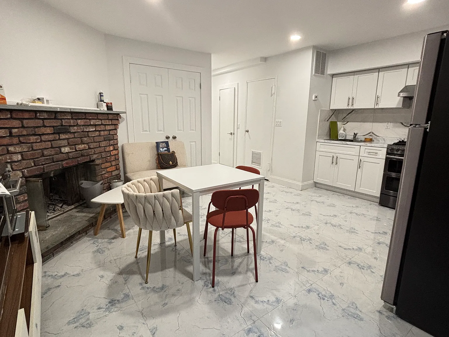 1 bed, 680 sqft, $2,200 — Photo 2