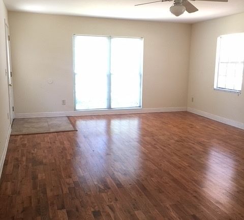 2nd image of 10305 Newport Cir
