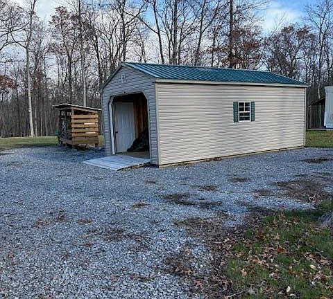 5th image of 123 Rock Ridge Rd