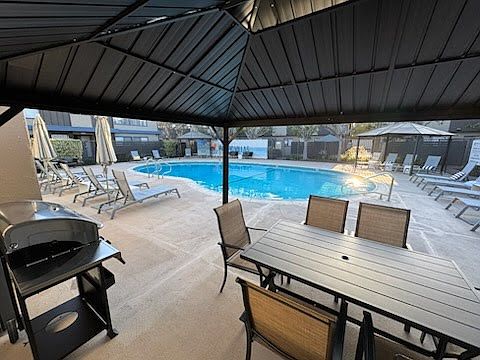 4th image of 533 W Wilson St #38