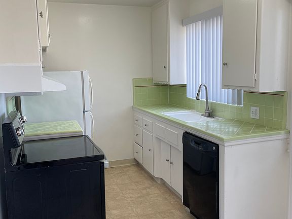 4th image of 3700 E Ocean Blvd #16