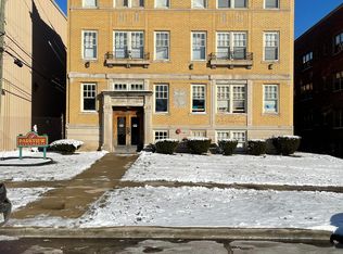 590 Parkview Dr APT 201, Detroit, MI 48214