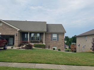 7505 Hillside Dr, Sellersburg, IN 47172