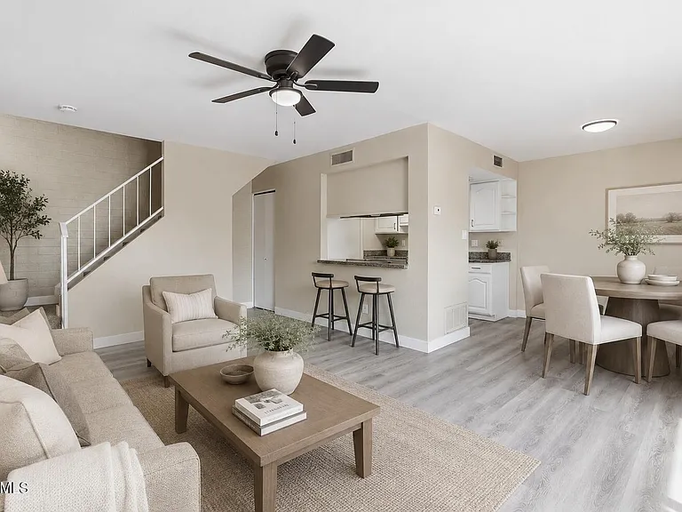 8432 N 34th Dr — Photo 2