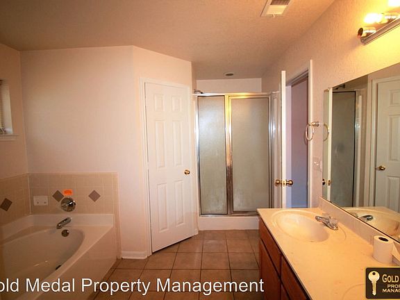 5th image of 3704 Foxglove Ln