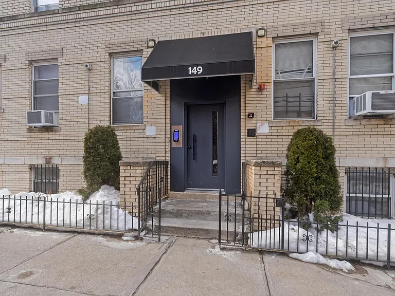149 Grant Ave #2C — Photo 1