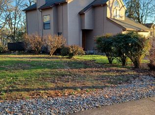 7630 Ridgewood Dr, Gladstone, OR 97027