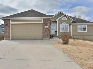 725 Moss Creek Dr, Raymore, MO 64083