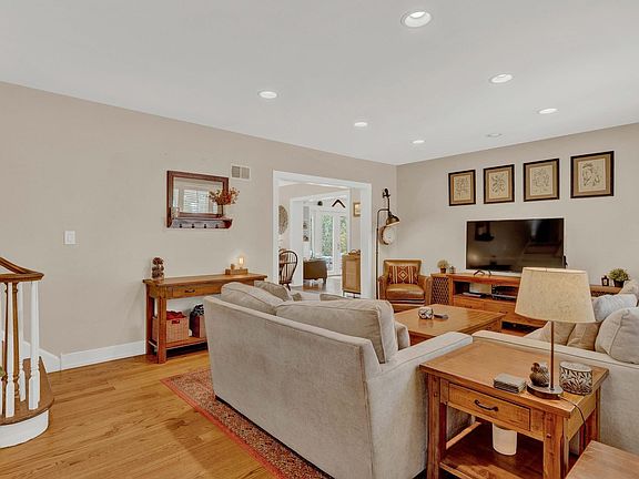 5th image of 2531 Kenilworth Ave