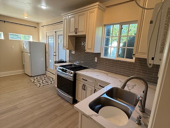 3rd image of 2155 Monte Vista St #Adu