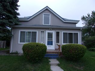 226 W Elder St, Dike, IA 50624
