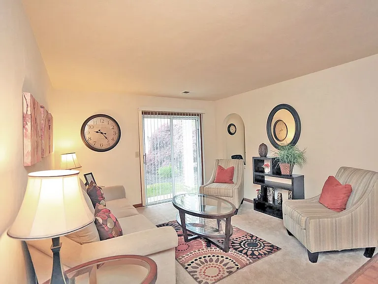 Pembroke Crossing Apartments (825 Crossing Court #103, Virginia Beach, VA 23455) — Photo 16
