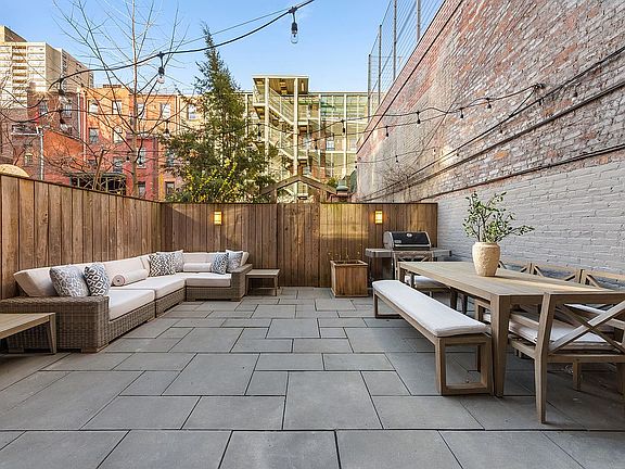 4th image of 31 W 93rd St APT 1D