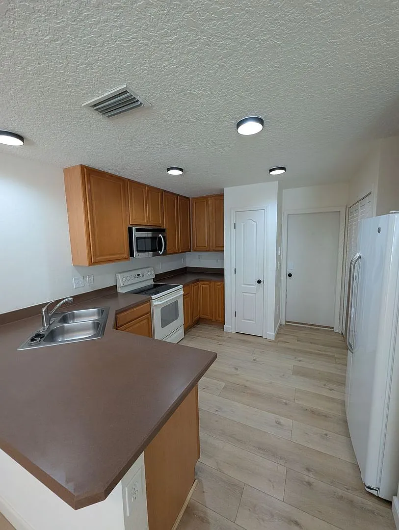 Building Photo - 131 Merlot Way