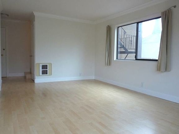 Living Room (other view)