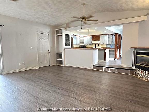4th image of 17 Taylor Ave