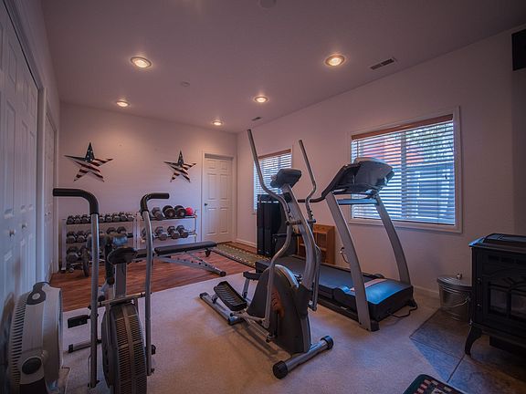 5th image of 1655 Hayford Ave