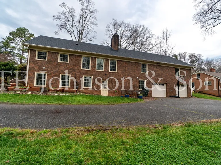 3520 Kirklees Rd — Photo 43