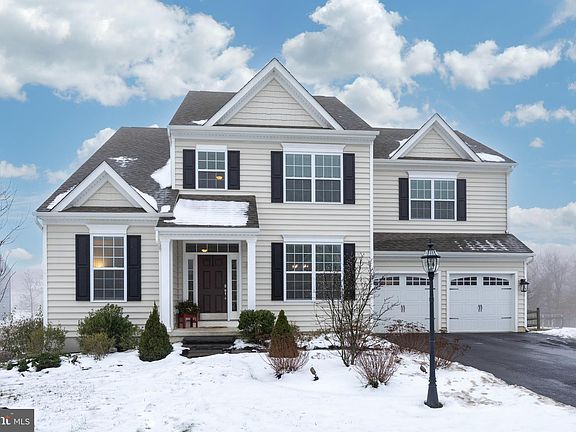 3rd image of 174 Patriot Ln