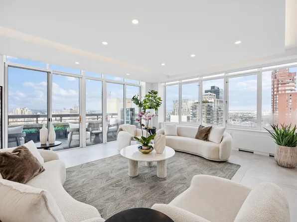 422 East 72nd Street image 1 of 17