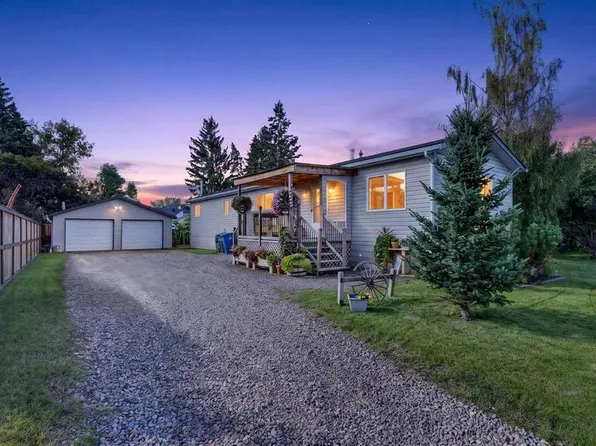 1223 N Downie St, Carstairs, AB T0M 0N0