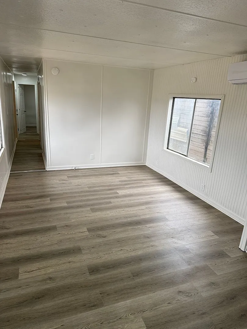 Quant Mobile Home Available in Stevenson — Photo 4