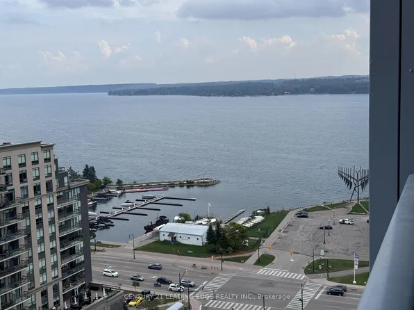 39 Mary St #1606, Barrie, ON L4N 1S9