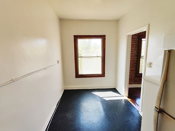 3rd image of 2017 Argyle Ave APT 401