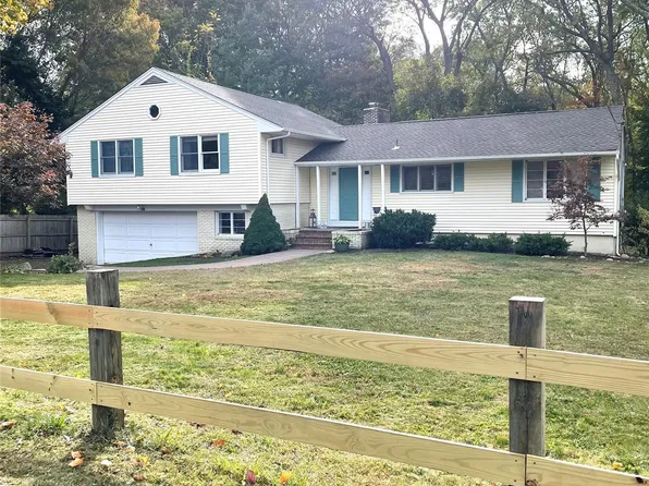 300 Washington Drive, Centerport, NY 11721