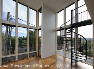 3105 SE Division St APT 202, Portland, OR 97202