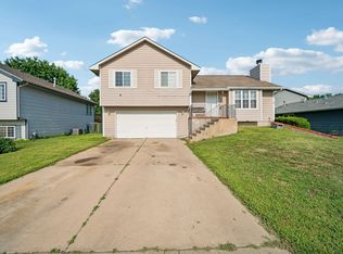 801 N Meadow Rd, Valley Center, KS 67147