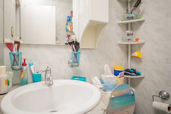 Sold by Azbel Real Estate, Inc. | media 25