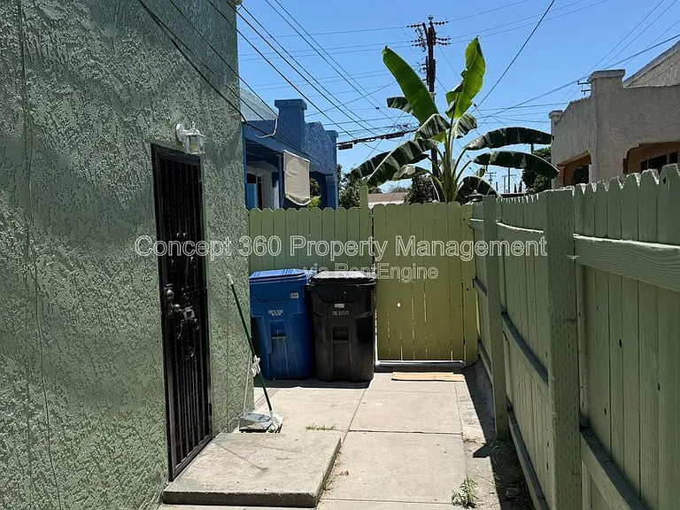 1124 Nadeau St — Photo 3